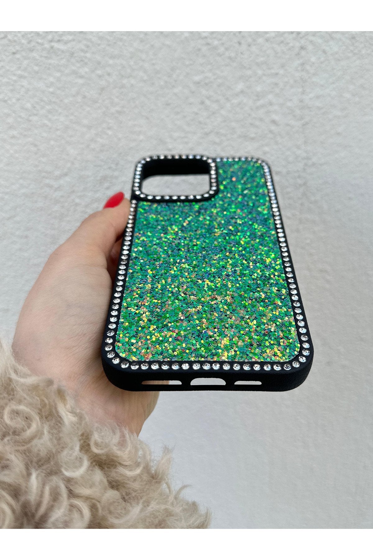 iPhone 16 Pro Max Uyumlu Taşlı Kenarlı Renkli Taşlı İç Yapılı Darbe Emici Ultra Premium Kılıf