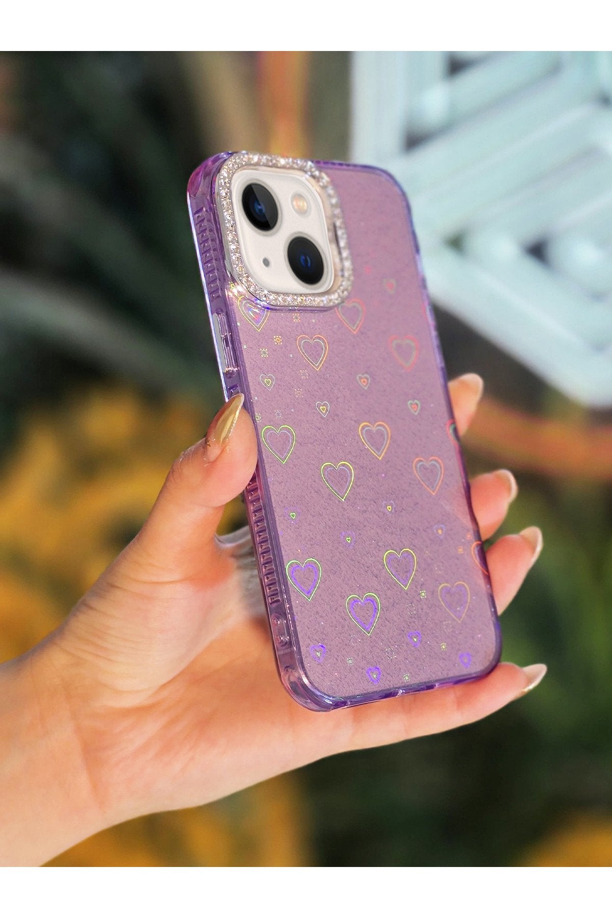 iPhone 13 Ve 14 Uyumlu Işıkta Renk Değiştiren Kalp Desenli Darbe Emici Premium Lüx Kılıf