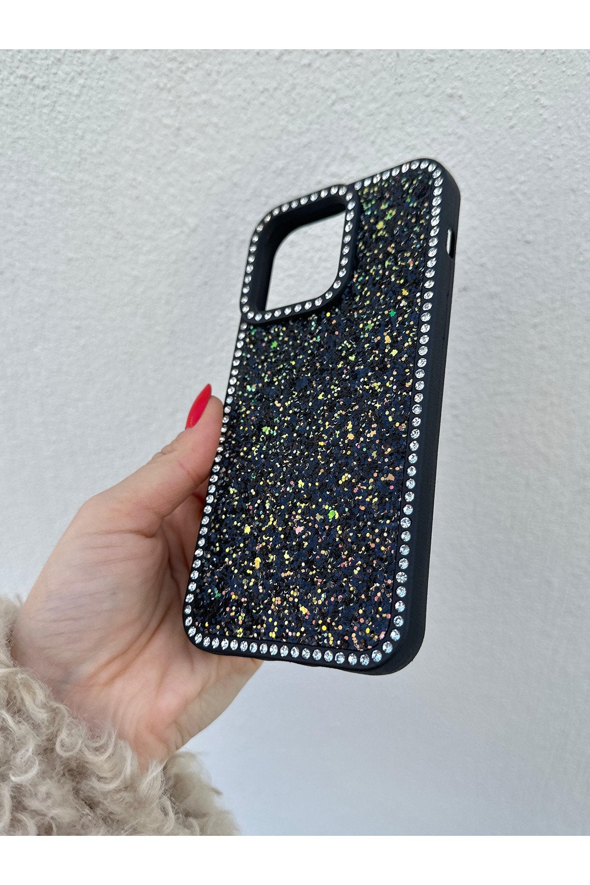 iPhone 16 Pro Max Uyumlu Taşlı Kenarlı Renkli Taşlı İç Yapılı Darbe Emici Ultra Premium Kılıf