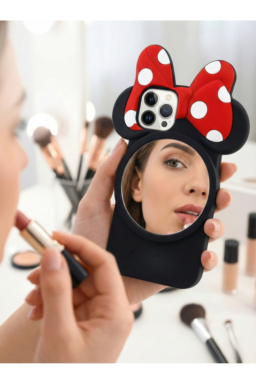 İphone 15 Pro Max Uyumlu Aynalı Sevimli Kulaklı Darbe Emici Slikon Kılıf