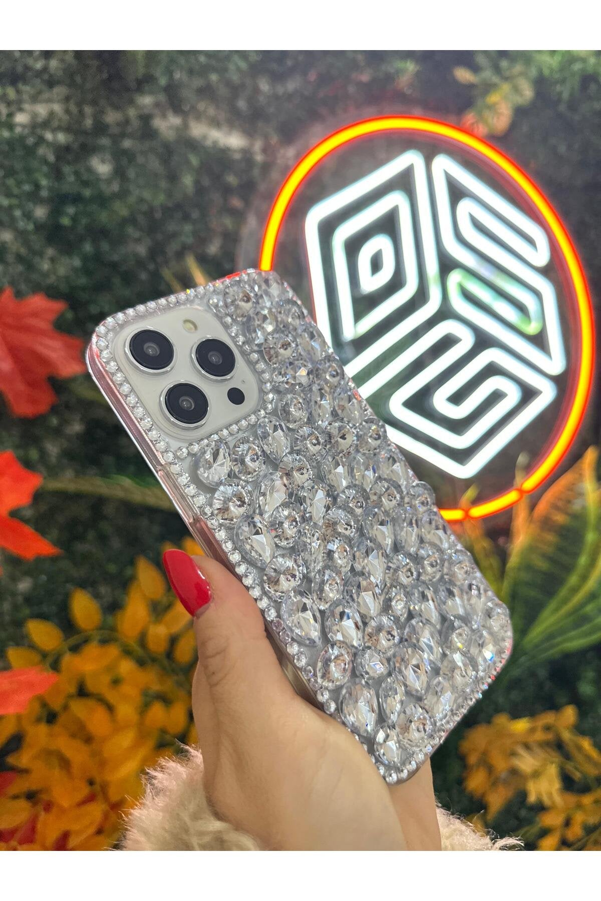 İphone 16 Pro Uyumlu Ultra Lüx Gümüş Renk Damla Taşlı Koruyucu Ve Gösterişli Premium Telefon Kılıfı