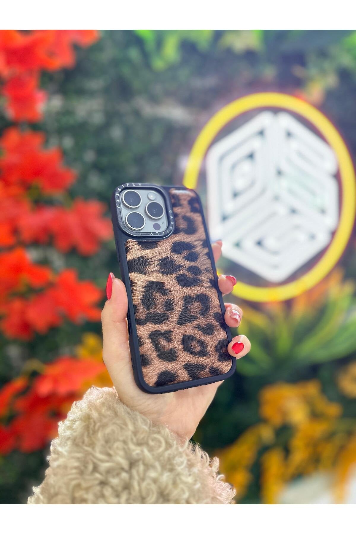 iPhone 12 Pro Max Uyumlu Kılıf Leopar Desenli Kabartmalı Desenli Darbe Emici Lüx Telefon Kılıfı