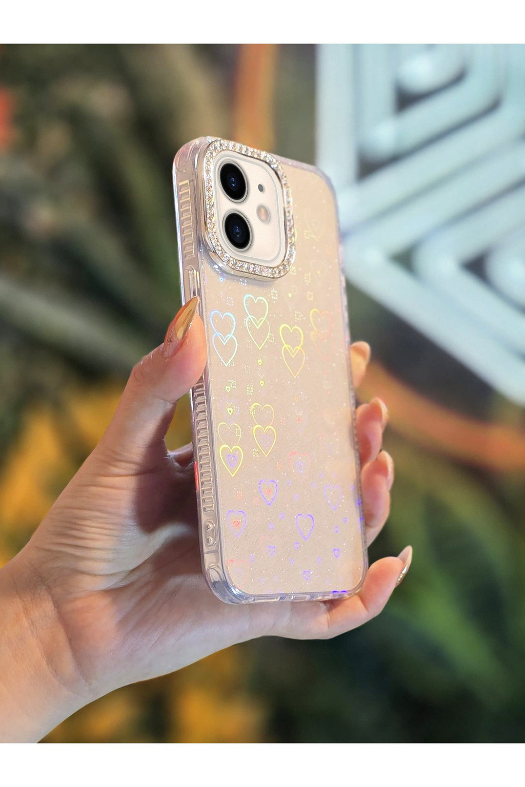 iPhone 12 Ve 12 Pro Uyumlu Işıkta Renk Değiştiren Kalp Desenli Darbe Emici Premium Lüx Kılıf