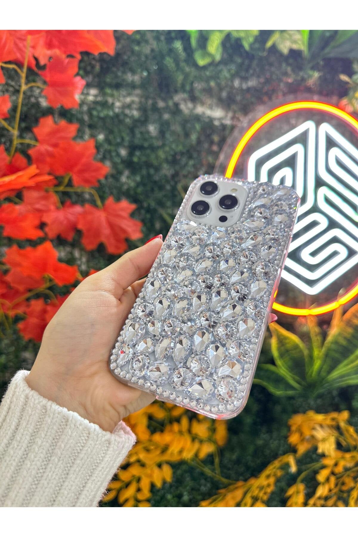 İphone 16 Pro Uyumlu Ultra Lüx Gümüş Renk Damla Taşlı Koruyucu Ve Gösterişli Premium Telefon Kılıfı