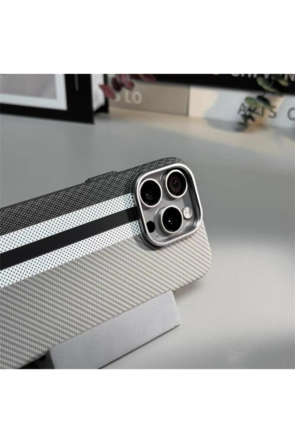 iPhone 16 Pro Uyumlu Magsafe Destekli Premium Fiber Carbon Darbe Koruyucu Telefon Kılıfı