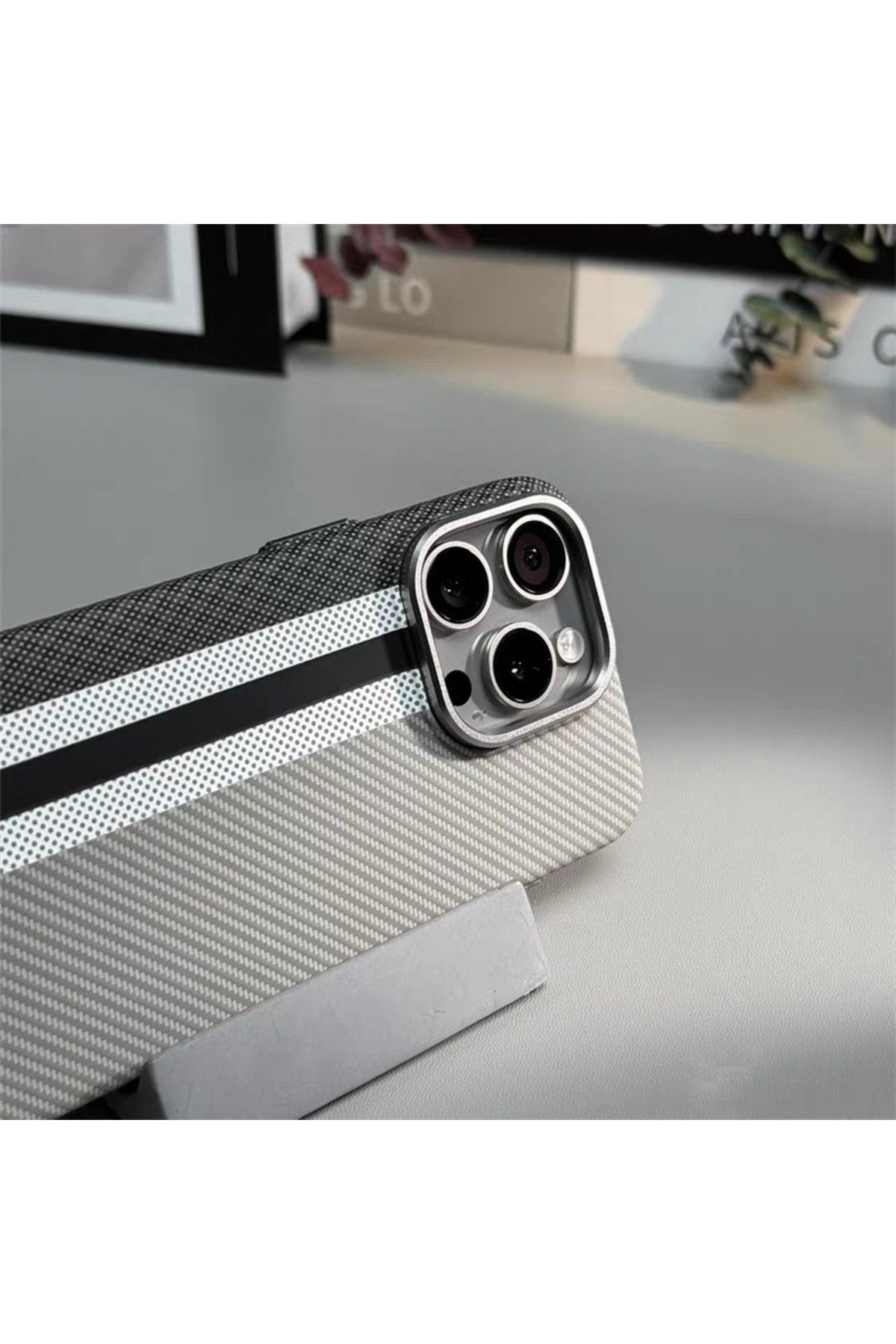 iPhone 16 Pro Uyumlu Magsafe Destekli Premium Fiber Carbon Darbe Koruyucu Telefon Kılıfı