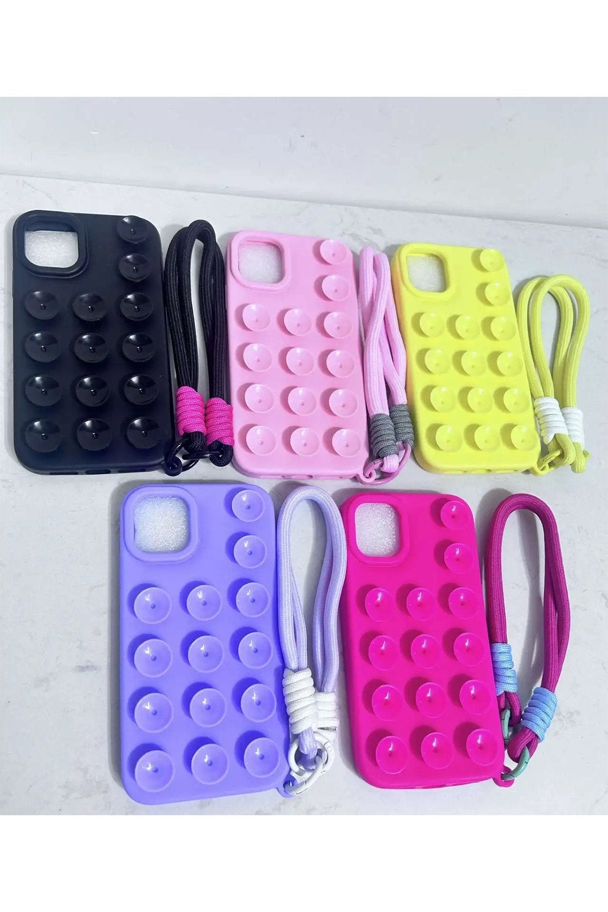 iPhone 12 Ve 12 Pro Uyumlu Vakum Özellikli Düz Yüzeylere Yapışabilen Renkli Askılı Lüx Kılıf