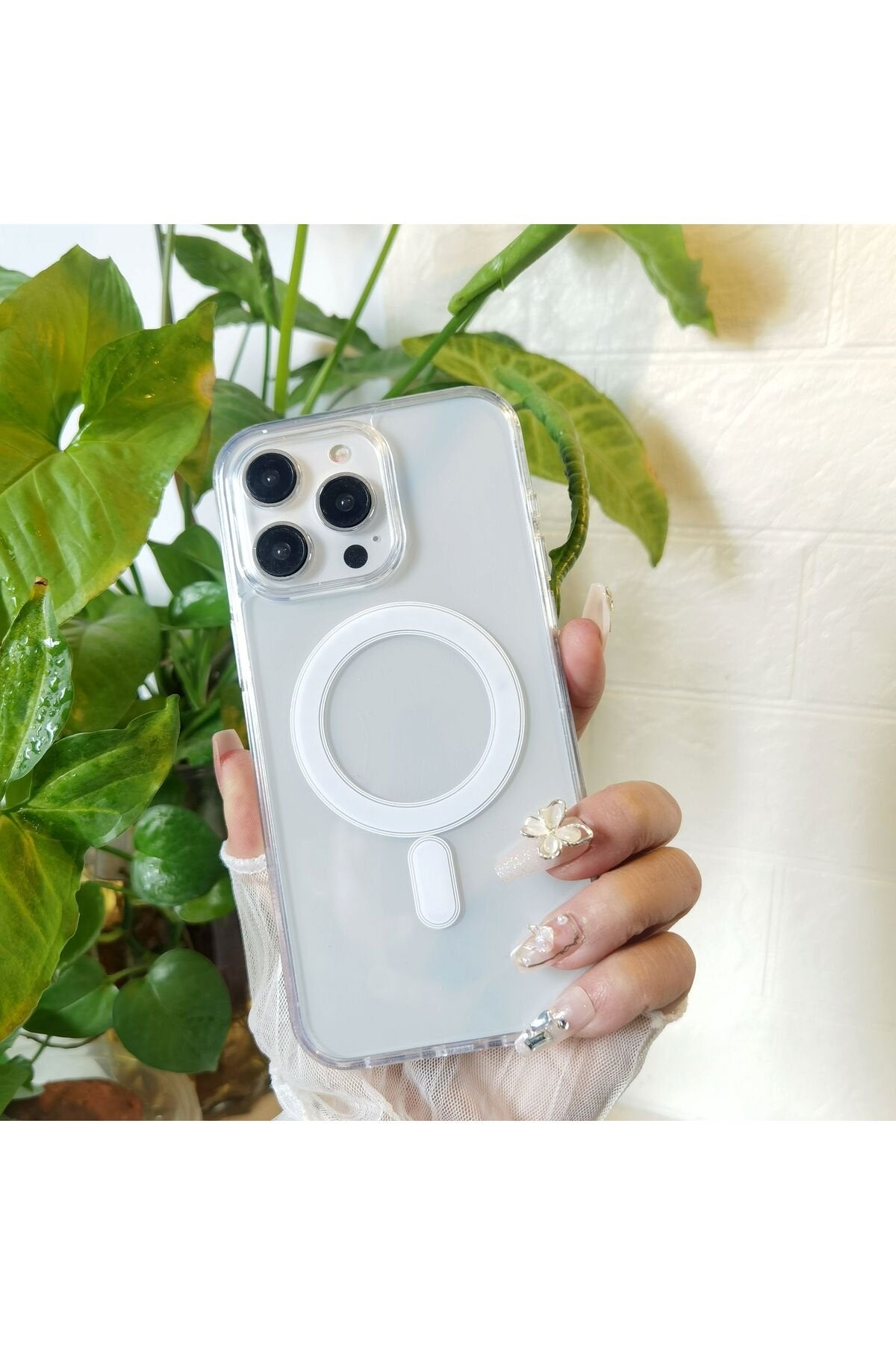 iPhone 16 Pro Max Uyumlu Magsafe Kablosuz Şarj Destekli Darbe Emici Yapılı Şeffaf Kılıf