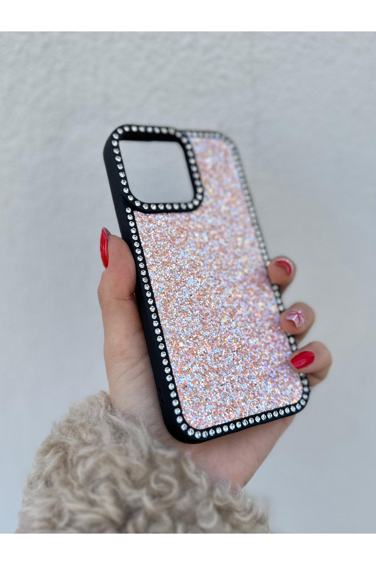 iPhone 16 Pro Max Uyumlu Taşlı Kenarlı Renkli Taşlı İç Yapılı Darbe Emici Ultra Premium Kılıf