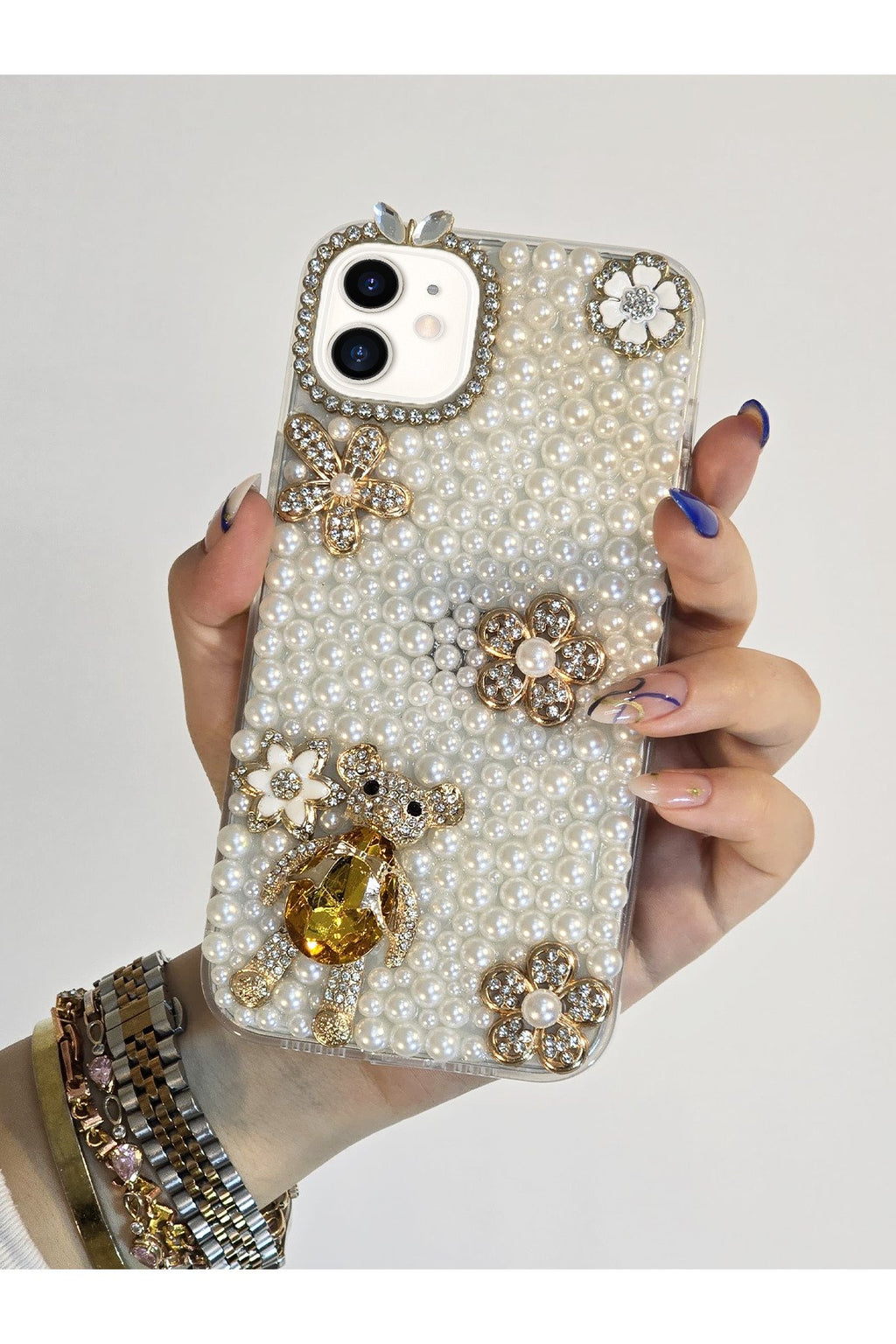 iPhone 11 Uyumlu İncili Ve 3d Karakterli El Yapımı Taşlı Premium Koruyucu Telefon Kılıfı