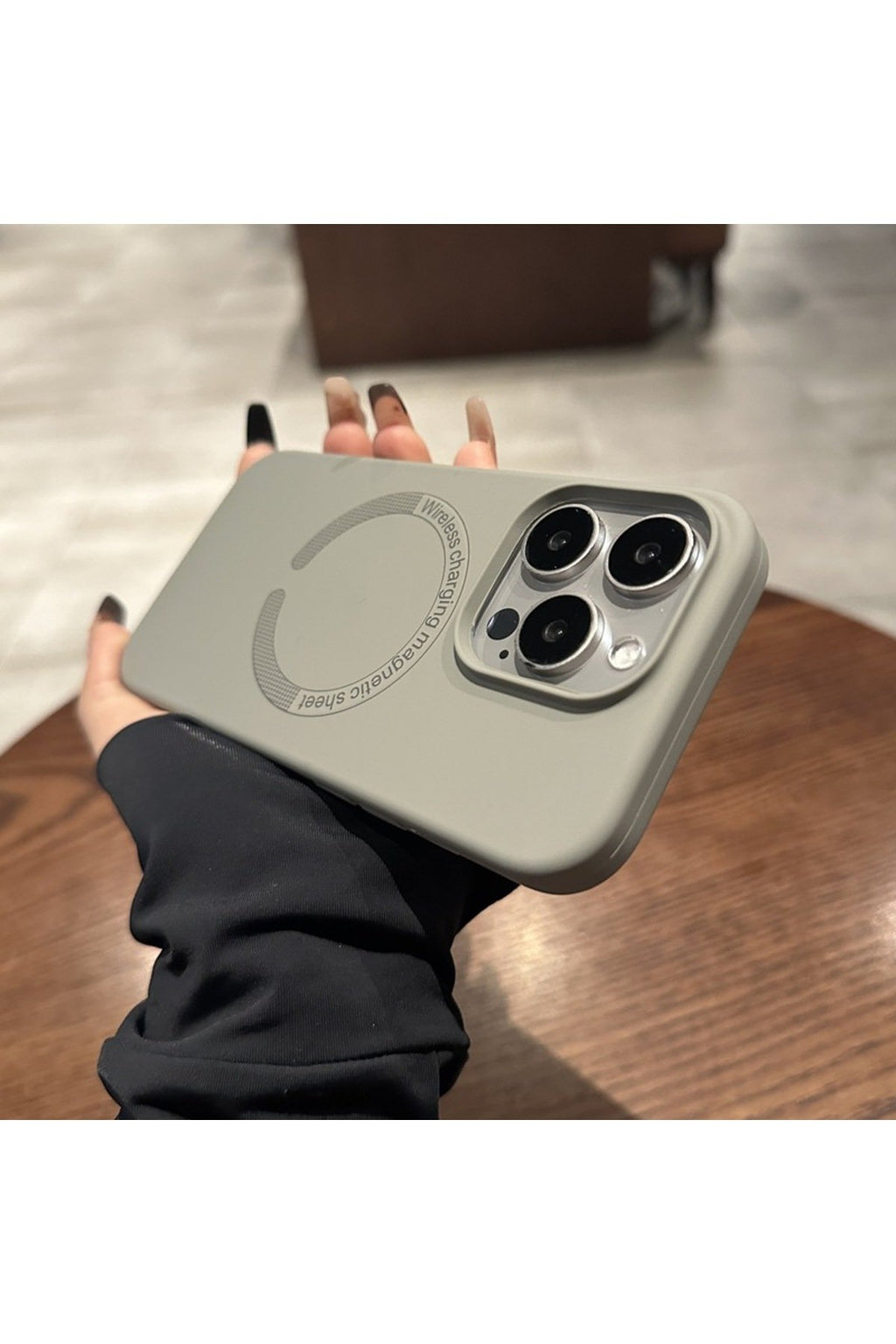 Iphone 15 Pro Max Kılıf Titanium Gri Magsafe Özellikli Içi Kadife Korumalı Lansman Lüx