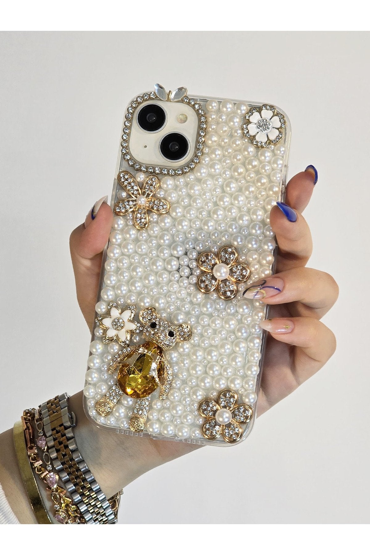 iPhone 13 Ve 14 Uyumlu İncili Ve 3d Karakterli El Yapımı Taşlı Premium Koruyucu Telefon Kılıfı
