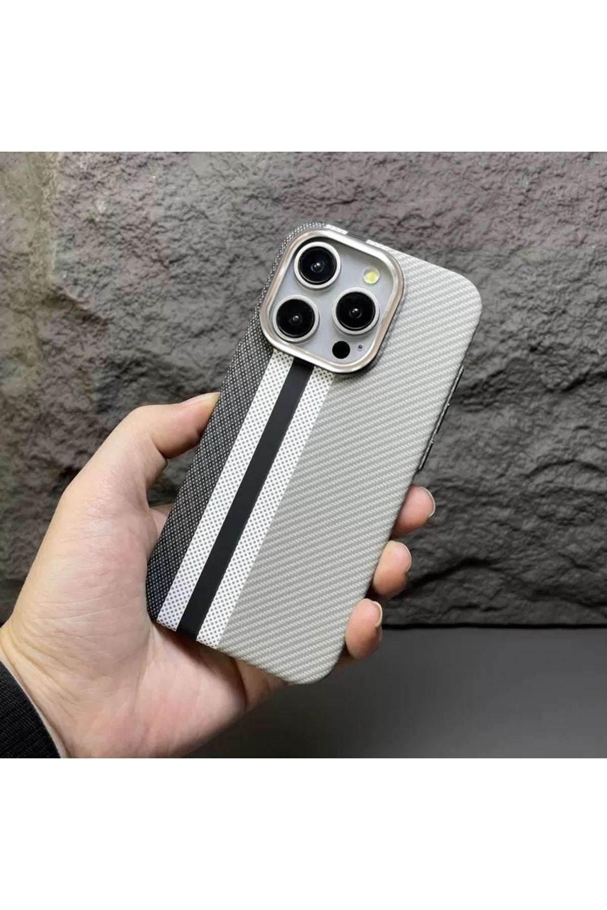 iPhone 16 Pro Uyumlu Magsafe Destekli Premium Fiber Carbon Darbe Koruyucu Telefon Kılıfı