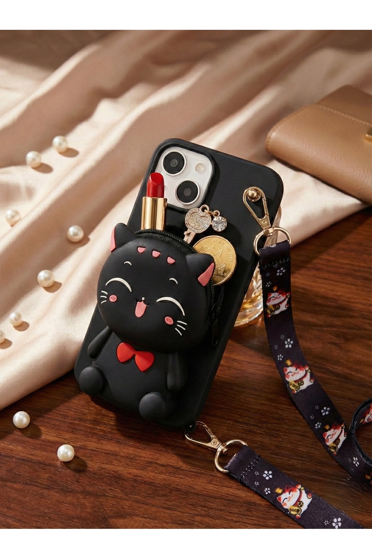 İphone 13 ve 14 Uyumlu Çantalı ve Boyun El Askı Aparatlı 3 Boyutlu Desenli Telefon Kılıfı