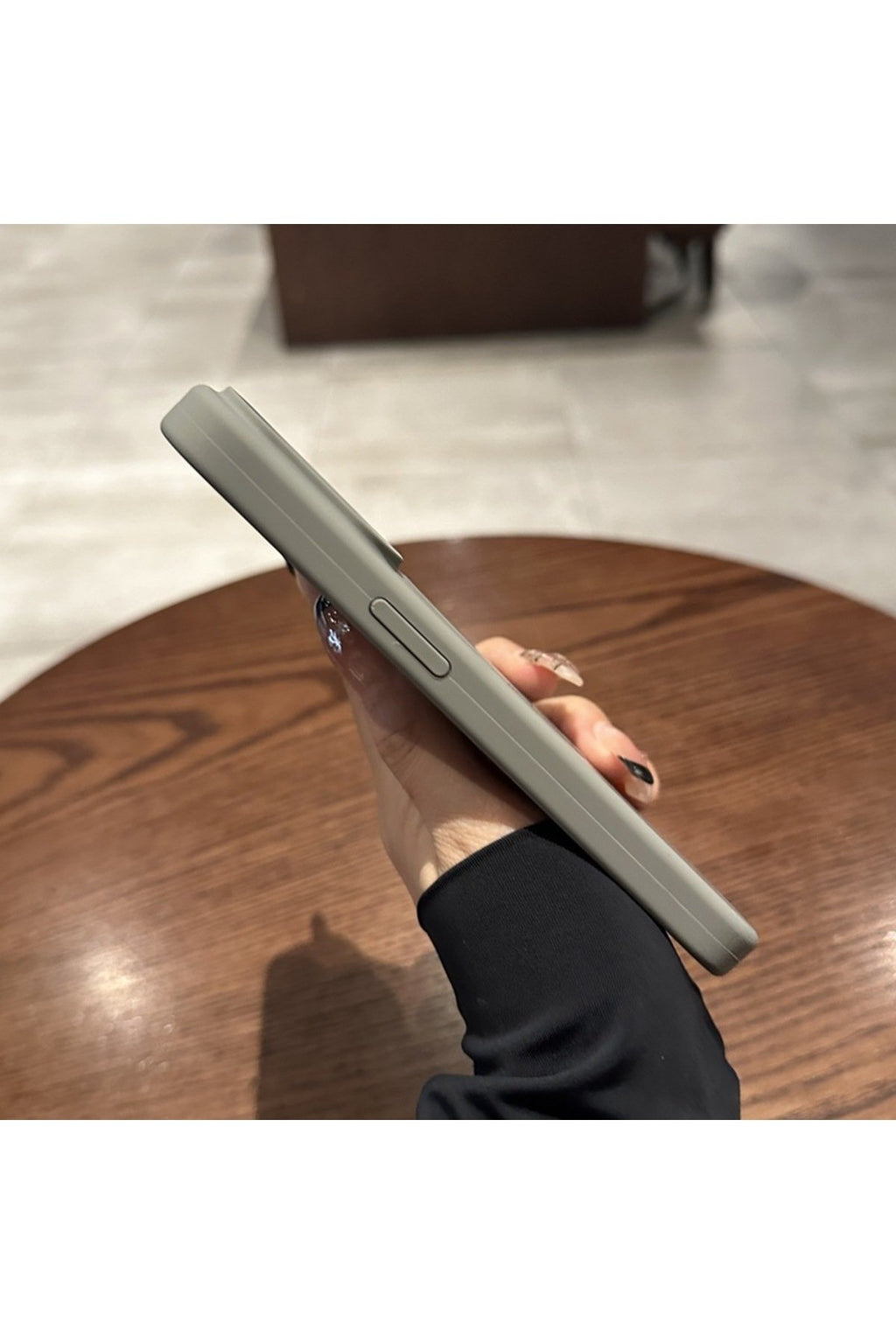 Iphone 15 Pro Max Kılıf Titanium Gri Magsafe Özellikli Içi Kadife Korumalı Lansman Lüx