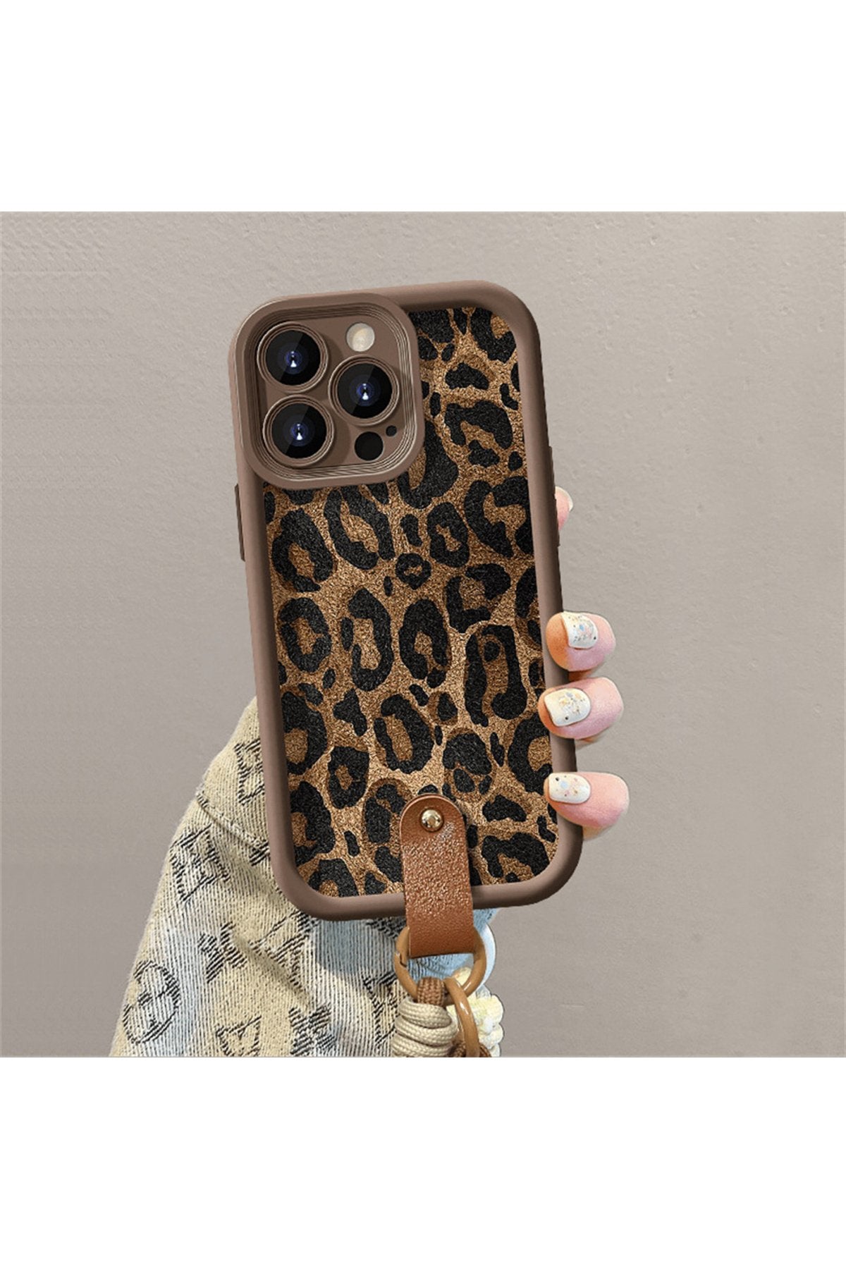 iPhone 16 Pro Max Uyumlu Leopar Desenli Bileklikli Premium Kamera Korumalı Telefon Kılıfı