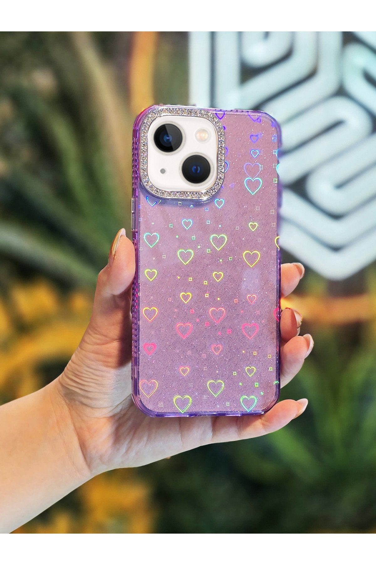 iPhone 13 Ve 14 Uyumlu Işıkta Renk Değiştiren Kalp Desenli Darbe Emici Premium Lüx Kılıf