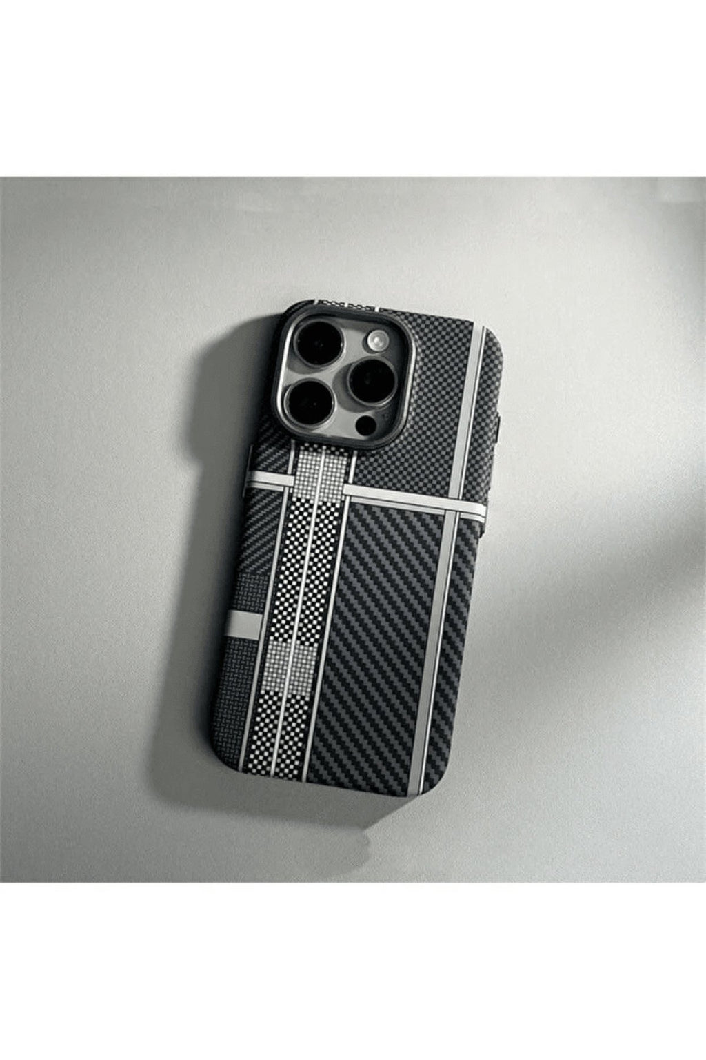 iPhone 16 Pro Uyumlu Magsafe Destekli Premium Fiber Carbon Darbe Koruyucu Telefon Kılıfı