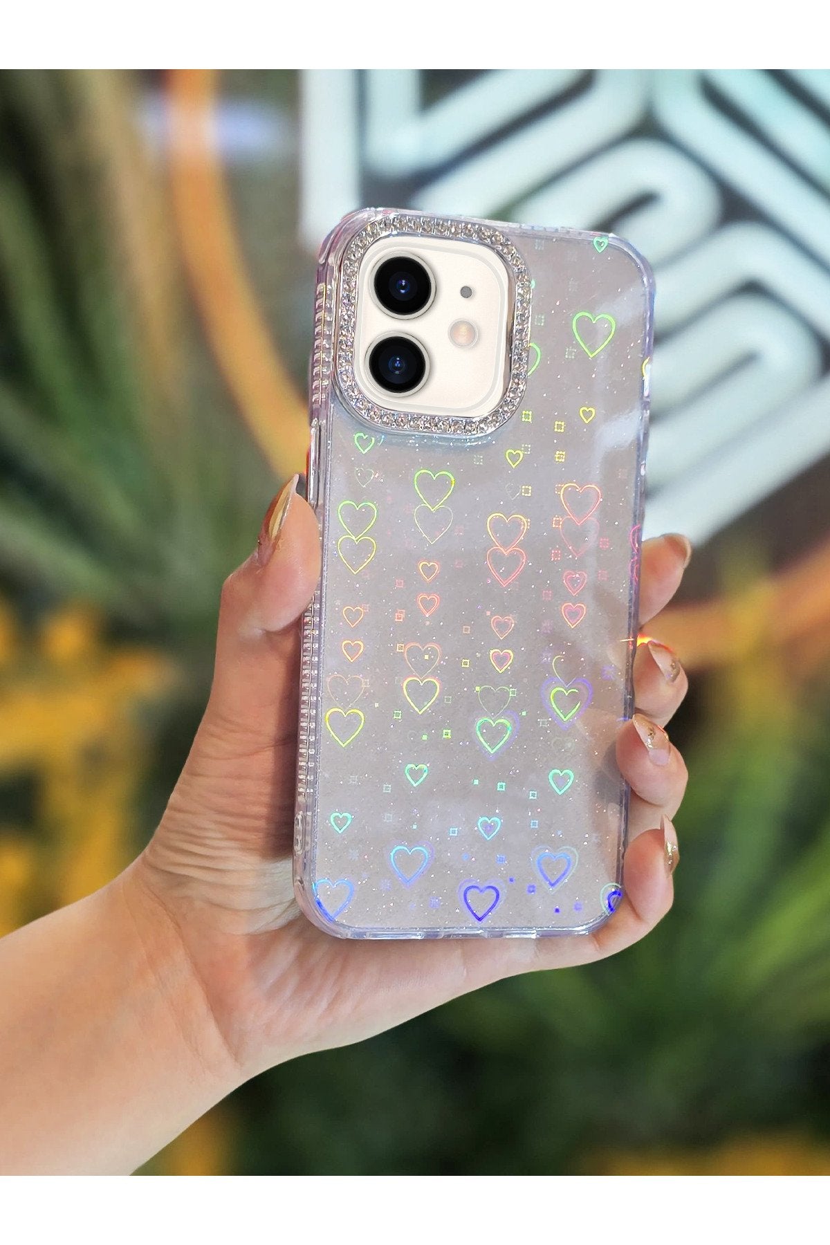 iPhone 11 Uyumlu Işıkta Renk Değiştiren Kalp Desenli Darbe Emici Premium Lüx Kılıf